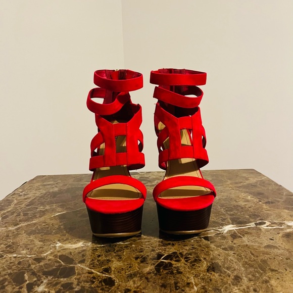 JustFab Bold Pink Wedge Sandals - Picture 4 of 6